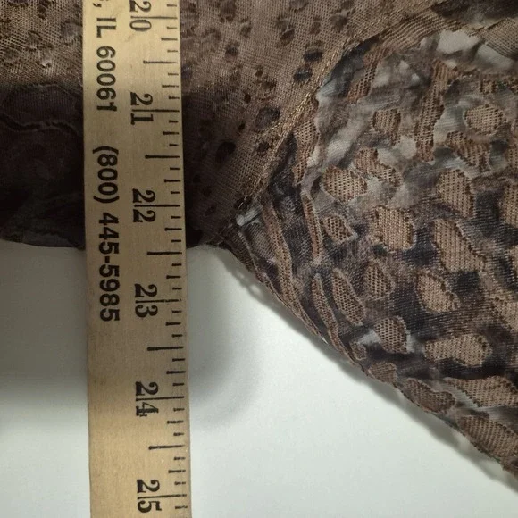 Ruby Rd. Petite women animal textured burnout Layering blouse in size 16P. - Picture 5 of 7